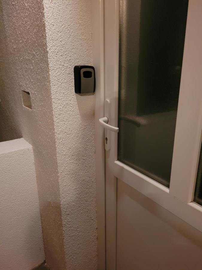 Kod Dide - Entry With Pin 0-24H Apartment Slavonski Brod Bagian luar foto