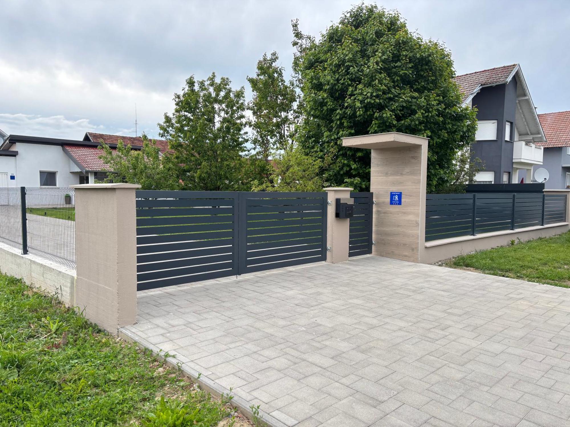 Kod Dide - Entry With Pin 0-24H Apartment Slavonski Brod Bagian luar foto